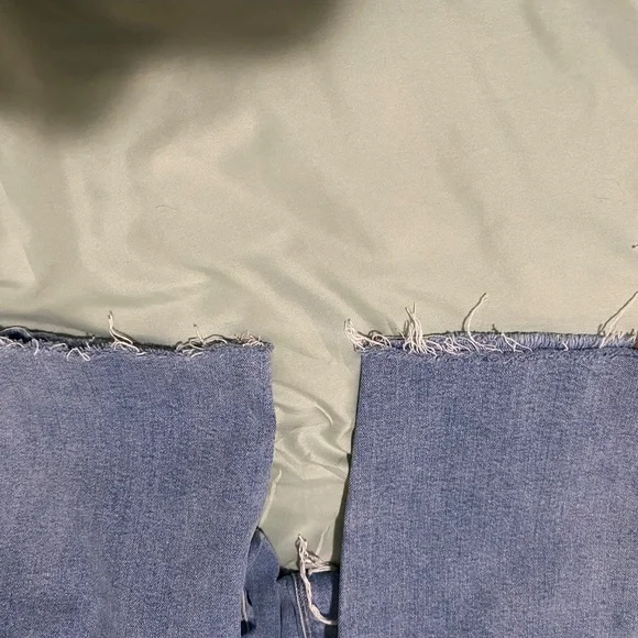 NWT-American Eagle Mom Jeans-Women’s Size 10 Short (30W) - Picture 7 of 7